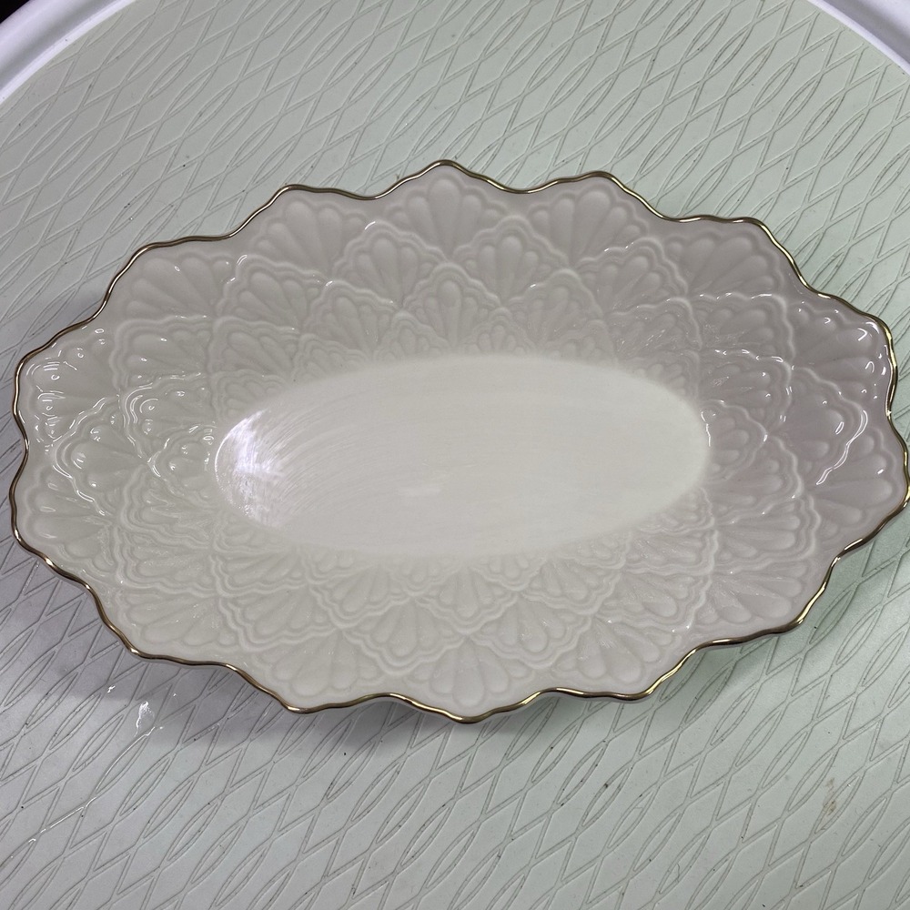 LENOX Jacquard SW Dish pattern dish gold rim sawtooth edge 9.5x6x2'' centerpiece